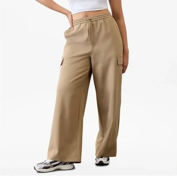 NWT Athleta Wide Leg Cargo Pull-On Pants in Khaki medium TALL - Picture 1 of 6